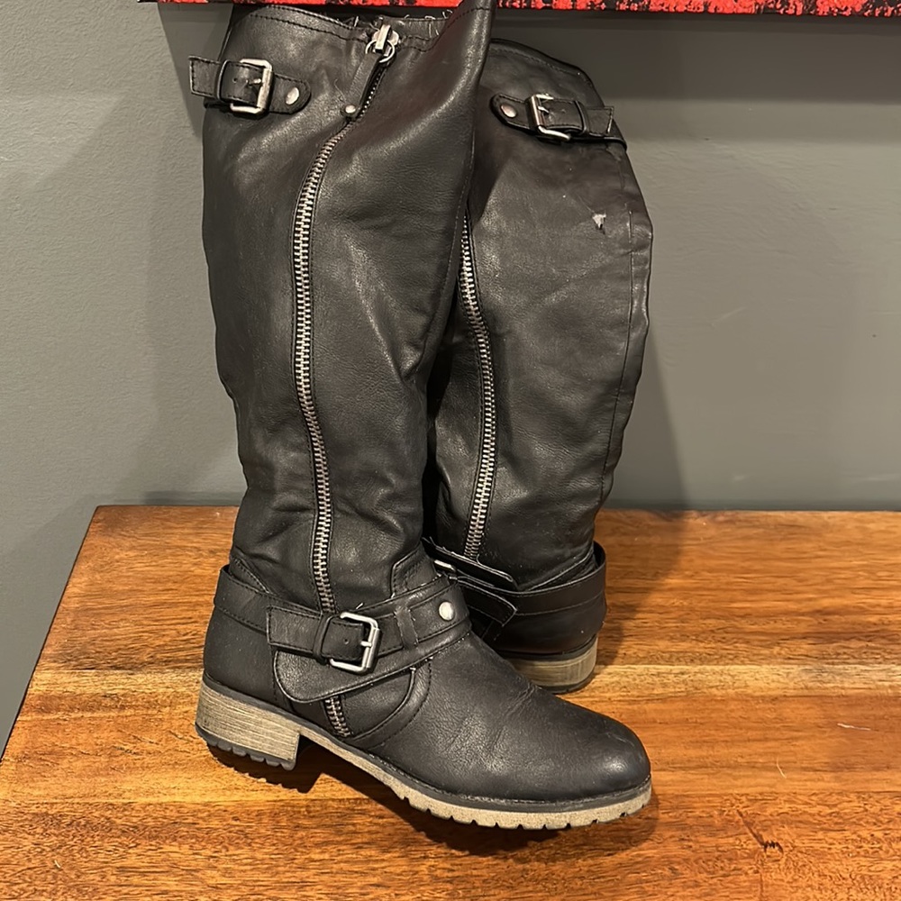 Womens Black Boots - Picture 2 of 3